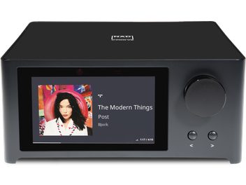 Amplificator hi-fi stereo NAD C700 V2, vedere frontală, ecran color afișând o copertă de album, buton rotativ în dreapta, 2 butoane în partea de jos