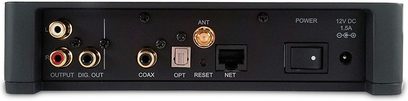 Arcam airDAC sort digital-til-analog-konverter, bagside, digitale og analoge lydtilslutninger, netværksport, 12V strømforsyning
