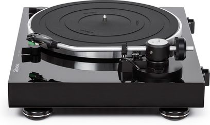 Gramofon Thorens TD 204 A v černé barvě, pohled shora, černý talíř, stříbrné rameno, černé tlačítka a nožičky