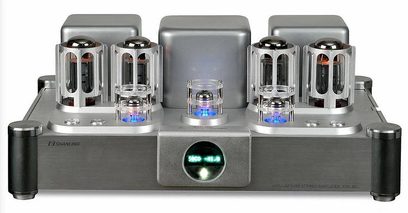 Frontvue af Shanling STP800 stereo hi-fi-forstærker, sølvfarvet kabinet, 4 vakuumrør, centralt blåt LED-display, kontrolknapper