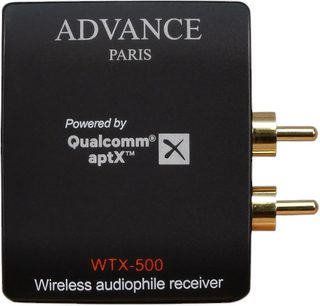 Bezprzewodowy transmiter Advance Paris WTX-500 czarny, przedni panel z pozłacanymi złączami RCA oraz białymi i czerwonymi napisami