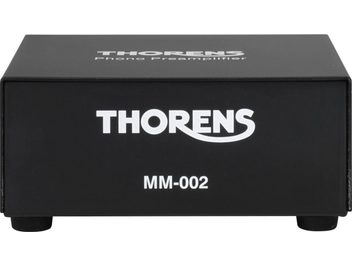 Preamplificatore fonorivelatore Thorens MM-002 nero, vista frontale, case rettangolare nero opaco con logo bianco "THORENS" e riferimento "MM-002"