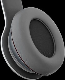 Beats Solo HD Monster hovedtelefoner, set fra siden, oval grå ørekop med sort indvendig og rødt bånd