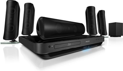 Philips HTS-7500 hjemmebiograf-system bestående af en sort Blu-ray-afspiller med display og 6 sorte højttalere i aflang form