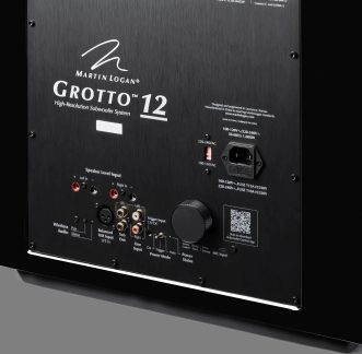 Bagpanel på MartinLogan Grotto 12 sort subwoofer med lydtilslutninger, drejeknap og strømstik