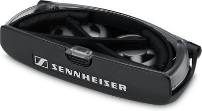 Sort Sennheiser hovedtelefon, set ovenfra, ovale ørepuder, polstret hovedbøjle, sølvfarvet logo på venstre ørekop