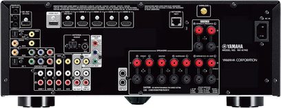 Yamaha RX-A740 sort hjemmebiografsforstærker, frontpanel, frontvisning, mange stik og knapper, rød digital skærm