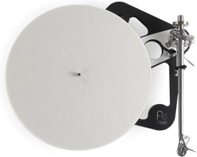 Rega Planar 10 mat sort pladespiller med Apheta 3 MC-pickup, set forfra, hvid plade, sort arm, hvid baggrund