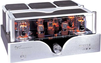 Cayin VP 100i sølvfarvet rørforstærker, set forfra, 4 synlige rør under gennemsigtig låg, frontpanel med knapper