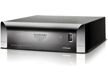 Multiprise Audioquest Niagara 5000 negra, vista frontal, con el logotipo "NIAGARA" y botones en la parte delantera, sobre un fondo gris degradado