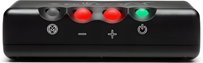 Портативний аудіоконвертер Chord Mojo 2 чорного кольору, вид спереду, кольорові сферичні клавіші керування та піктограми гучності й увімкнення