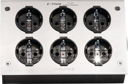 Listwa zasilająca Furutech e-TP60E NCF z matowego, srebrnego aluminium i czarną podstawą, sześć czarnych, okrągłych gniazd Schuko ułożonych w dwóch rzędach, widok z góry