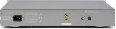 Cambridge Audio 340C CD-afspiller, frontvisning, grå front med knapper, display, CD-bakke og frontpanelstik