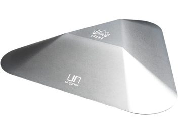 Ungnoi Crown silver anti-vibration damper, curved plate with angular facets, top view