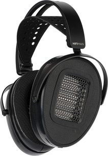 Hi-fi-hodetelefonen Hifiman Arya svart med opphengt hodebøyle og store åpne ovale øreklokker sett i trekvartsperspektiv