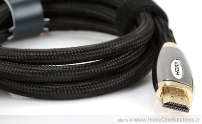 Neutrino Optimal 3 m sort HDMI-kabel, flettet kappe, HDMI-stik med forgyldt belægning, nærbillede af kabelenden