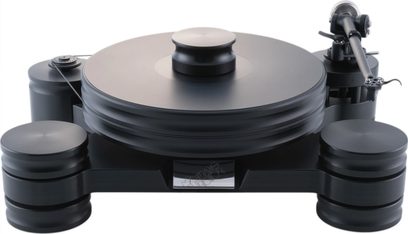 Transrotor Dark Star RB330 hi-fi pladespiller i mat sort metal, set forfra, massivt cirkulært pladetallerken med puck, sølvfarvet tonearm til højre, separat motorpulje forbundet med rem og stablede cylindriske fødder