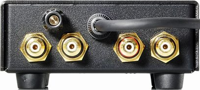Lehmann Audio Black Cube SE II sort phono-forforstærker, frontvisning, 4 forgyldte RCA-stik, 1 DIN-stik, sort metalkabinettet