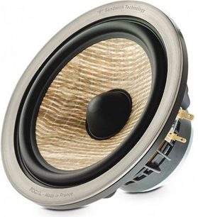 Focal Aria 926 SR højttaler i sort lak, nærbillede forfra af diskanten og mellemtone/bas-højttaler