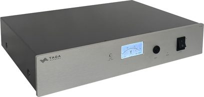 Strømfilter Taga Harmony PF-2000 sølv, front i børstet metall, opplyst analog voltmeter, 3/4 frontvisning