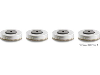 Quattro contropunte Lehmann Audio 3S Point 1 in argento, viste dall'alto, disposte fianco a fianco su sfondo bianco