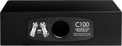 Centrální reproduktor Motion XT C100 v černém laku, pohled zezadu s argentovými připojovacími svorkami a centrálním kruhovým větracím otvorem