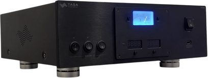 Taga Harmony PC-10000DC netstrømskonditionerer i sort, set forfra i trekvart vinkel med blåt analogt display og frontbetjeningselementer