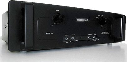 Audio Research LS5 MKIII sort forstærker set forfra, frontpanel i børstet aluminium, knapper og stik