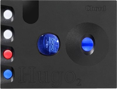 Преносим аудио конвертор Chord Hugo 2 в черен цвят с 4 цветни бутона, 2 жак изхода и син екран на черния преден панел