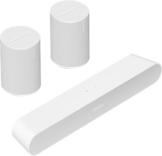 Sonos Ray-geluidsbalk en twee witte Sonos Era 100-luidsprekers in cilindrische vorm, gezien van voren en opzij tegen een witte achtergrond