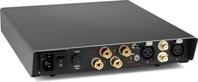 Výkonový zesilovač Nuprime AMG STA stříbrný, pohled zepředu, audio konektory a vypínač vzadu
