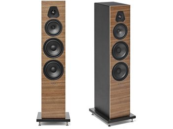 Sonus Faber Lumina V grīdas skaļrunis riekstkoka apdarē ar četriem melniem skaļruņiem un melnu pamatni