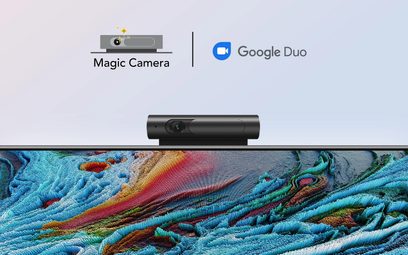 TCL 65X925 TV med integreret Magic Camera og Google Duo, der viser et farverigt abstrakt billede