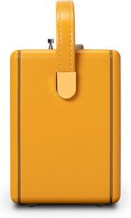 Radio da tavolo Roberts Revival iStream 3L gialla in pelle granulata, vista laterale, maniglia superiore abbinata fissata con supporto metallico, piccolo pulsante metallico visibile sulla parte superiore