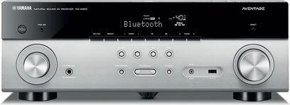 Yamaha RX-A550 titano namų kino stiprintuvas, priekinis vaizdas, priekinė dalis, mygtukai, rankenėlės, ekranas, USB prievadai ir ausinių lizdas