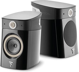 Focal Sopra N°1 Regal-Lautsprecher in schwarzem Lack, Vorderansicht und Dreiviertelansicht, silberner Hochtöner, zentraler Woofer, Logo unten