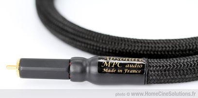 MPC Audio Absolute digital RCA-lydkabel, sort flettet kappe, forgyldte RCA-stik, nærbillede