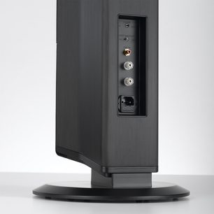 Klipsch Icon XF-48 sort gulvhøjttaler, set forfra, med højttalere, tilslutninger og kontroller på højre side
