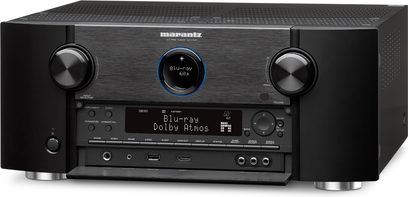 Marantz AV7703 sort forstærker til hjemmebio, set forfra, sort front med blå skærm, knapper og stik på fronten