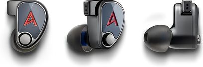 In-ear slušalka Astell&Kern XIO črna, več pogledov, s temno sivo čelno ploščo, rdečim logotipom A in črnim nastavkom