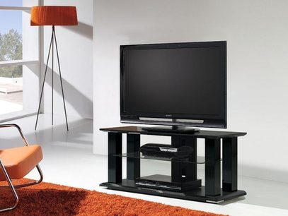 Gisan HQ-28NE højglans sort TV-møbel, 2 glashylder, fladskærmsbeslag, lukkede opbevaringsrum, moderne stil
