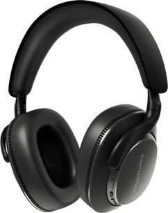 Bowers & Wilkins Px7 S3 Over-Ear-Kopfhörer in mattem Schwarz aus Kunststoff und Textil, Dreiviertelansicht, geschlossene ovale Ohrmuscheln mit Kunstlederpolstern, gepolsterter Kopfbügel sowie Tasten und USB‑C-Anschluss an der rechten Ohrmuschel