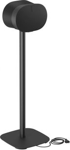Suporte de chão para coluna Vogel's SFS 4133 preto com haste fina, base quadrada com cantos arredondados e coluna Sonos instalada