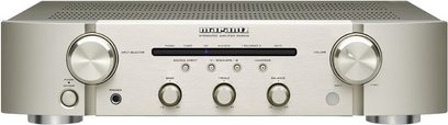 Marantz PM5004 integreret stereoforstærker i sølv, set forfra, knapper og stik på forsiden, to sølvfarvede drejeknapper