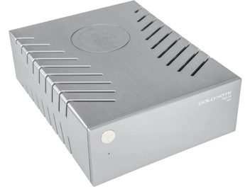 HI-FI-strømforsyning Gold Note PSU-10 EVO sølv, børstet metalkabinet med ventilationsåbninger, trekvarts forfra-visning