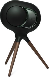 Станок DEVIALET TREEPOD Deep Forest, дерев'яний триножник коричневого кольору з металевими елементами, вид з лівого боку під кутом