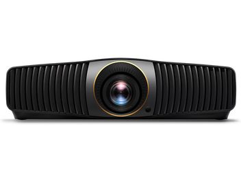 Benq W5800 mattmust videoprojektori esikülg, kuldse rõngaga objektiiv, ventilatsiooniavad, kuldne logo