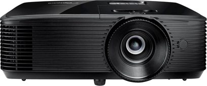 Optoma HD28e projektor, set forfra, sort rektangulært kabinet med ventilationsriste, decentreret objektiv, sensor og justeringshjul