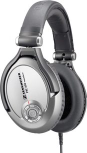 Sennheiser PXC-450 åbne hi-fi hovedtelefoner set fra siden, sølvgrå hovedbøjle og ørekopper, sorte ørepuder, integreret mikrofon