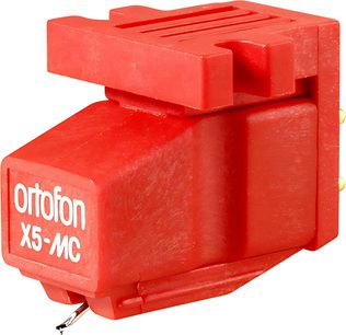 Ortofon X5-MC vinylpickup-enhed, rektangulært plastikhus i klart rød farve, set oppefra og fra siden